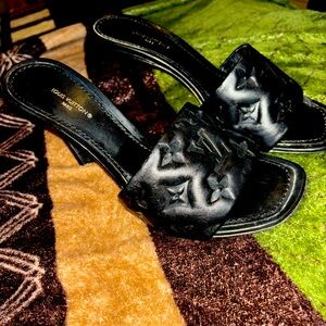 LV / Revival mule black heels size 7